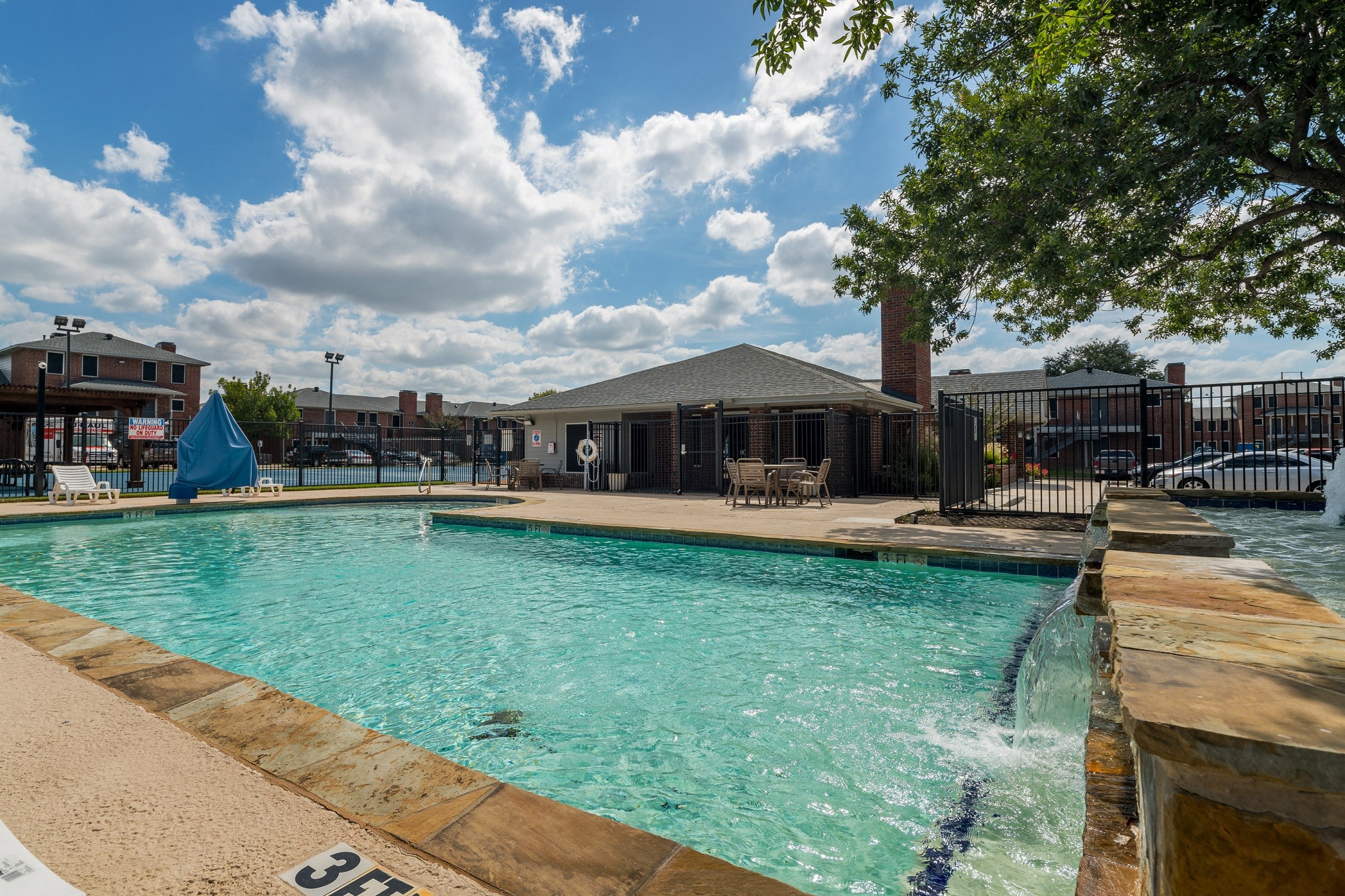 Williamsburg Apartments Apartments in Grand Prairie, TX